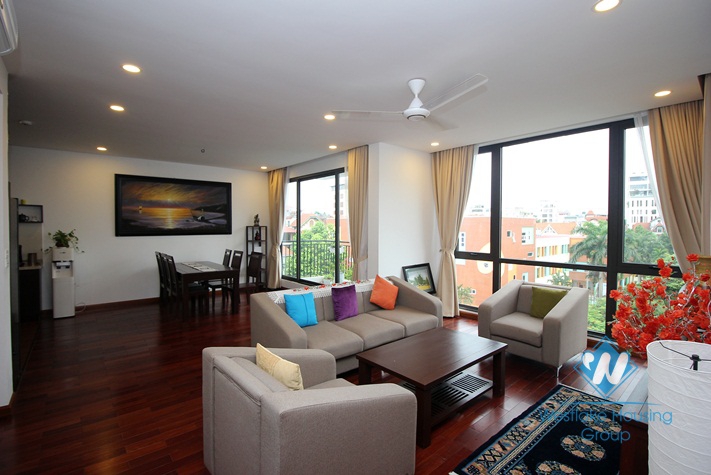5th floor apartment with beautiful view in Tay Ho for rent